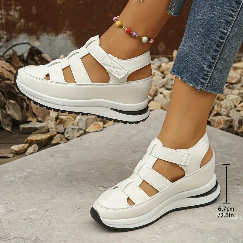 Comfortable sneakers Carola